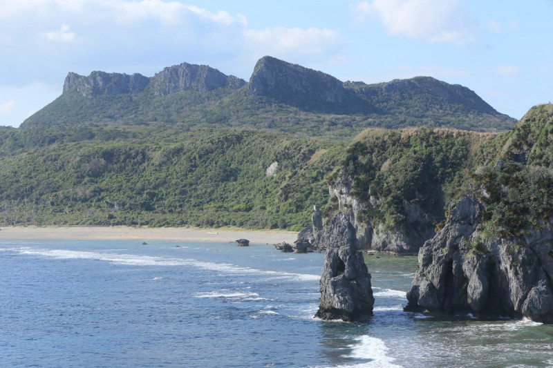 辺戸岬から望む大石林山