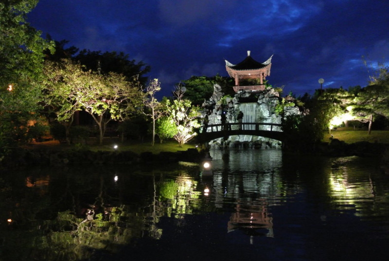 福州園・夜間ライトアップ風景