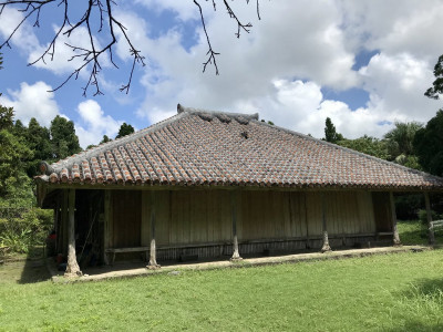 屋部の久護家(県指定有形文化財)