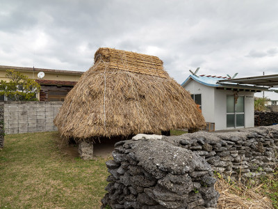 伊是名村勢理客の神アサギ(附宅地)