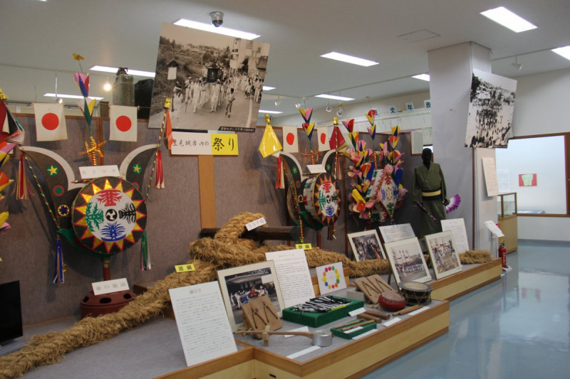 伝統芸能や伝統行事も紹介しています！高安の龕ゴウ祭、保栄茂のマチ棒、翁長の旗頭などなど！