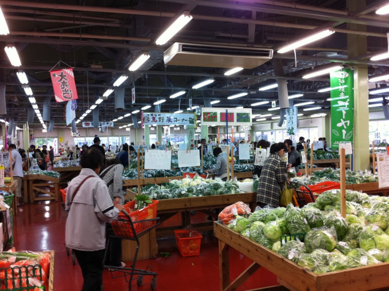 うまんちゅ市場　店内