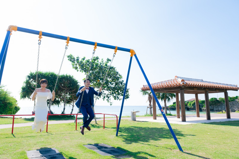 公園やストリートなど、型にはまらない自由なウェディングを行っています