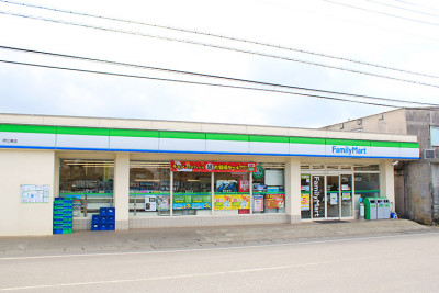 ファミリーマート伊江東店