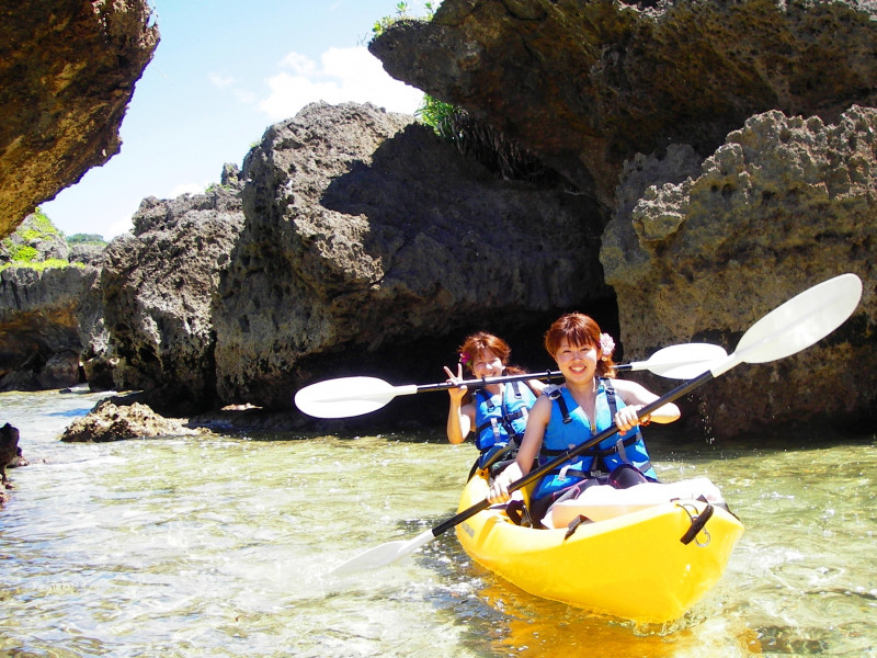 海岸線をちょっと冒険的にカヤックを楽しみましょう