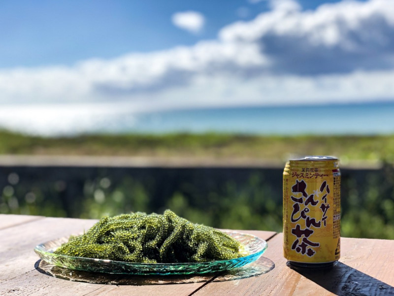 最高のロケーションで海ぶどうを食べることもできます♪