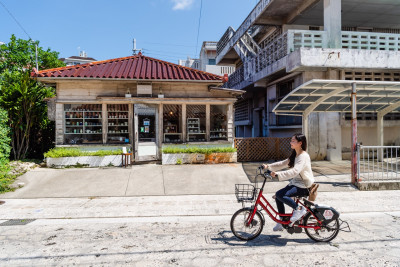 【那覇市】観光タクシーとレンタサイクルで巡る「首里・壺屋」コース