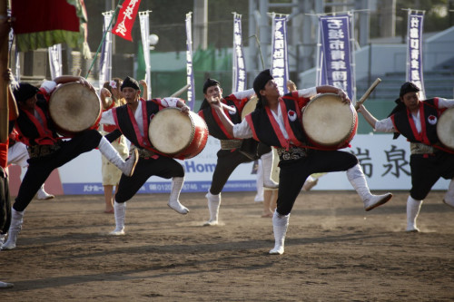 エイサーの音頭取の役割を担う大太鼓。ドンという音が心に響く