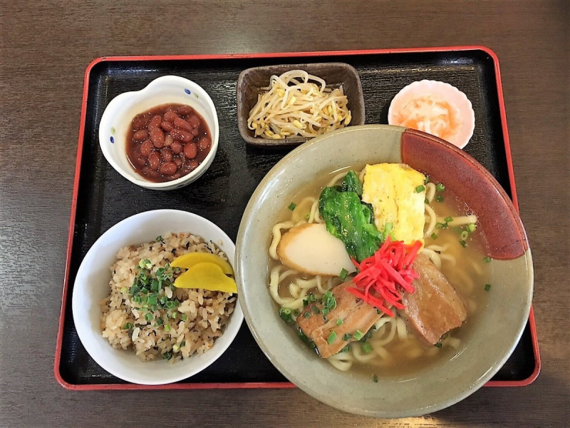 我部祖河食堂 コザ店